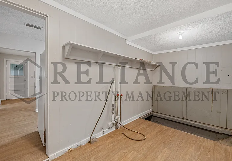 1501 S Walnut St — Photo 19