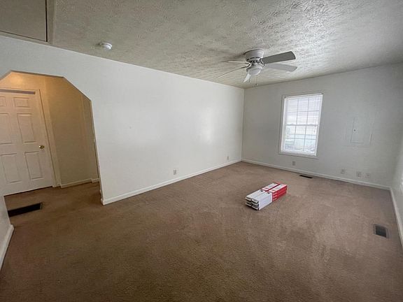 2nd image of 213 Elmwood Dr