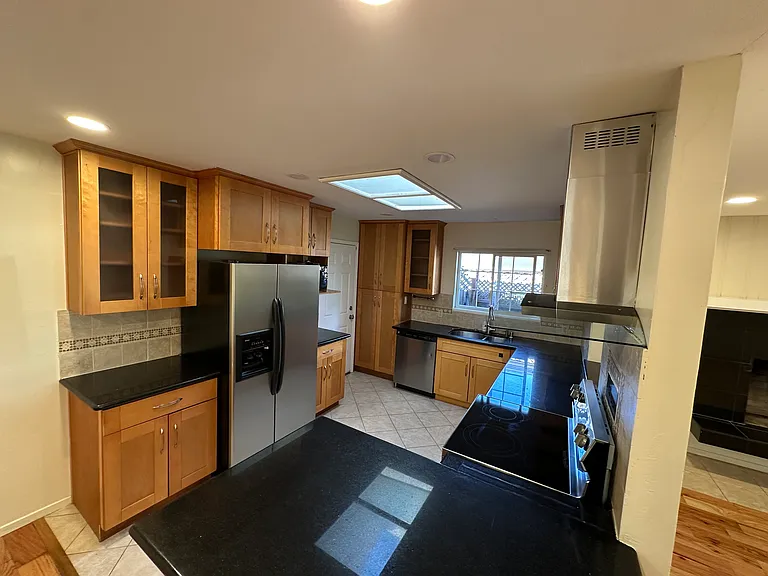 938 Hibiscus Ln — Photo 1