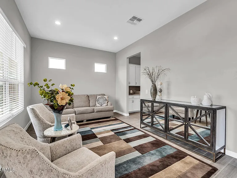 10518 W Albert Ln — Photo 5