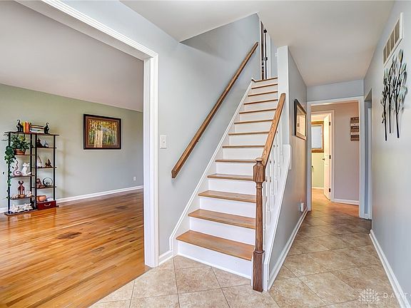 3rd image of 7275 Pickway Dr