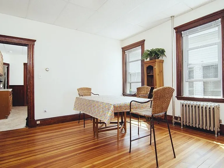 457 Rantoul St — Photo 2