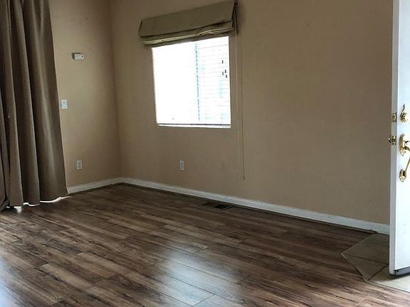 4th image of 72 Las Flores Dr #A