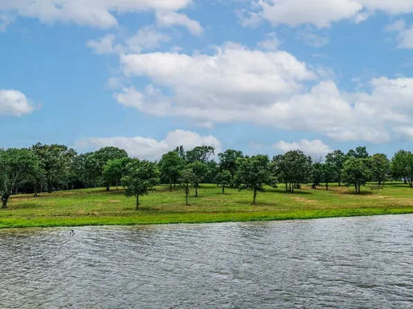 6 Private Road 7327, Emory, TX 75440
