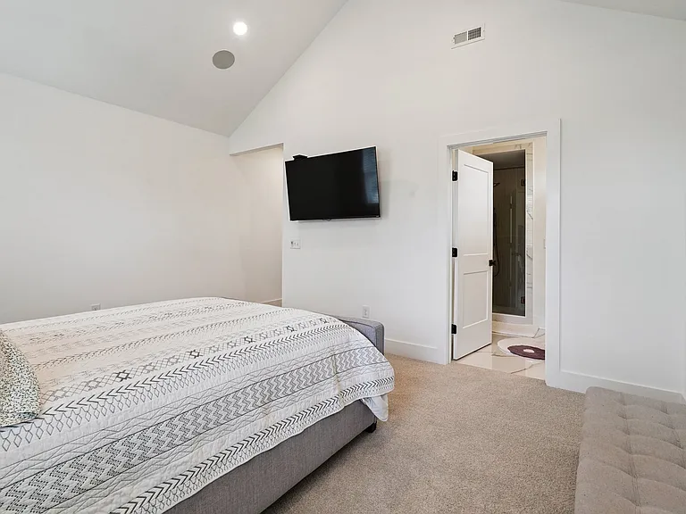 1301B Katie Ave — Photo 10