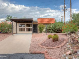 77 W Calle Del Lago, Green Valley, AZ 85614
