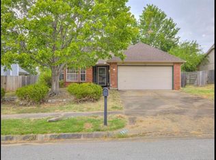 1811 S Gardenia Pl, Broken Arrow, OK 74012