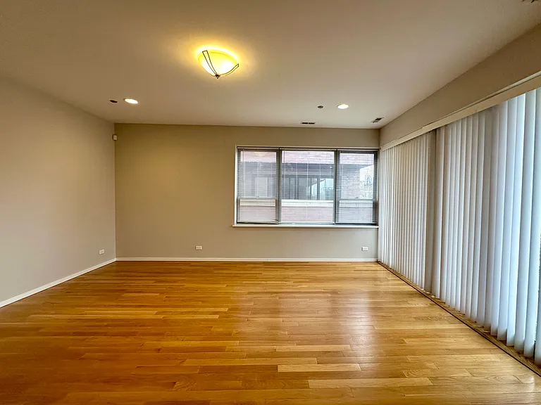 2157 N Damen Ave #201 — Photo 15