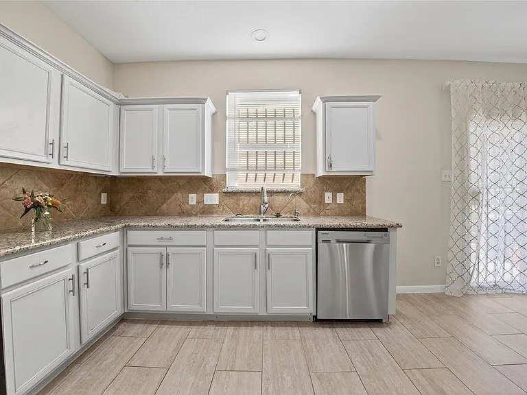 8118 Barnes Ridge Ln — Photo 5