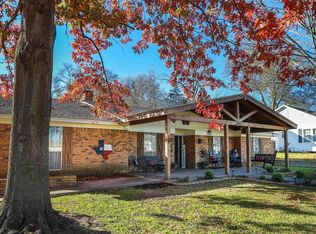 410 E Walker St, Jefferson, TX 75657