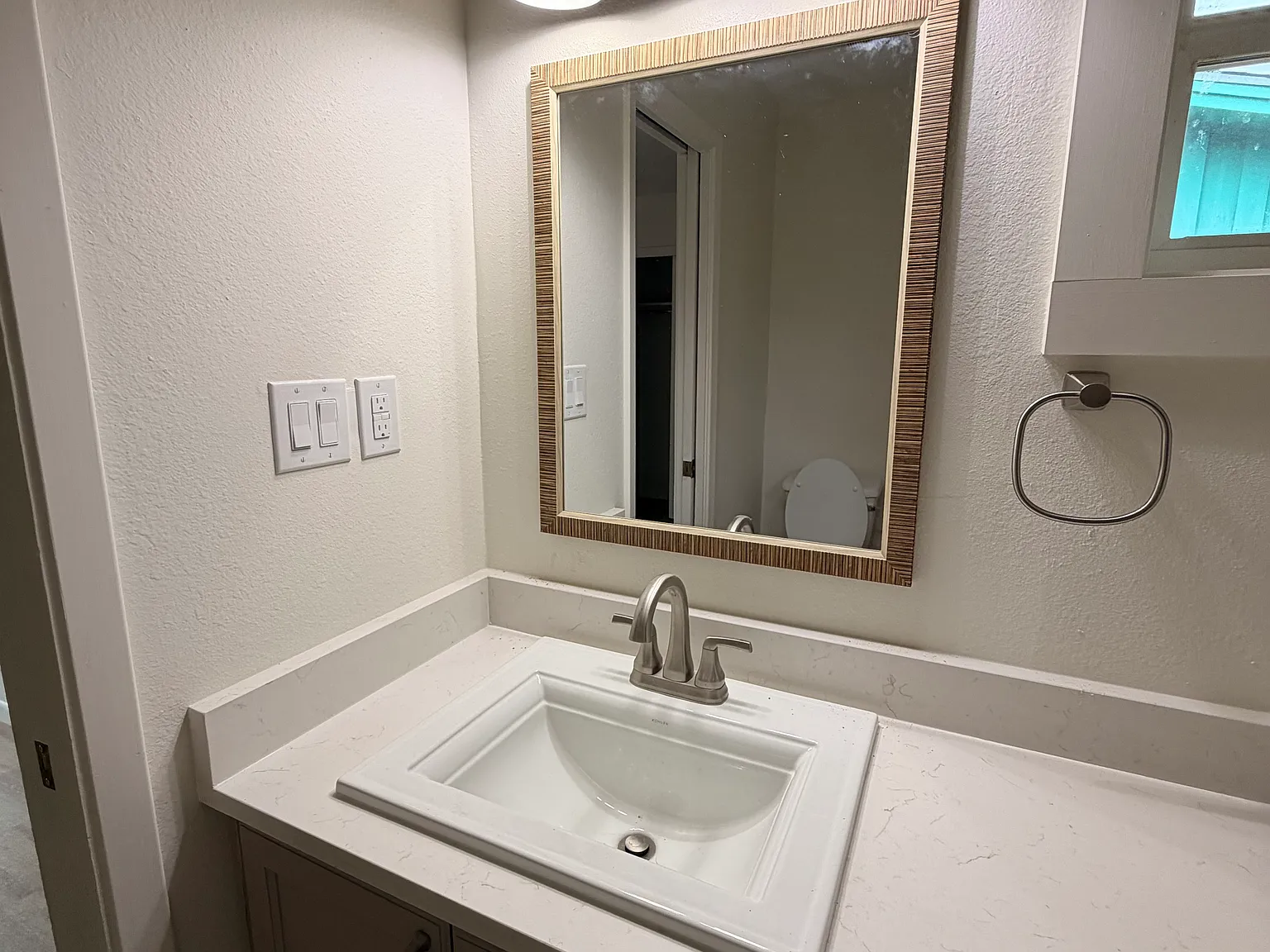 3 bed, 1252 sqft, $2,300 — Photo 4