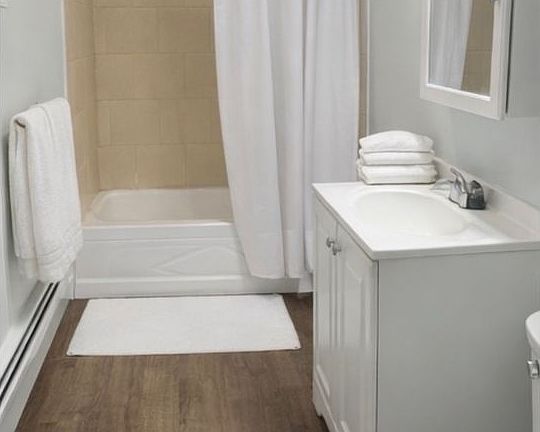 3rd image of 162 Riverside St