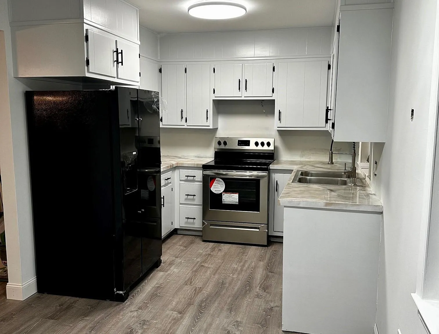 2022 Hale Ct — Photo 2