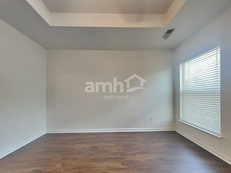 137 Caledonia Dr — Photo 8