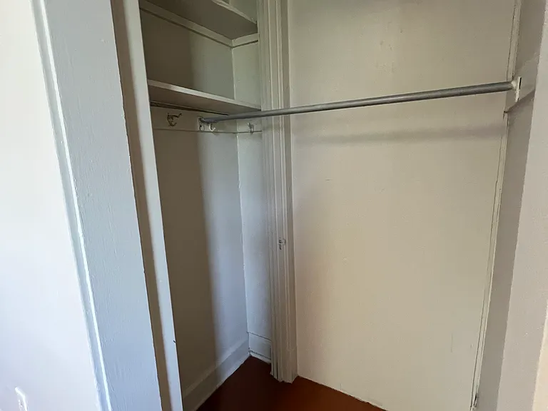 1017 Considine Ave — Photo 4