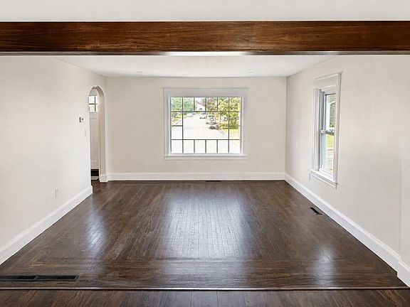 3rd image of 25 Gloria St