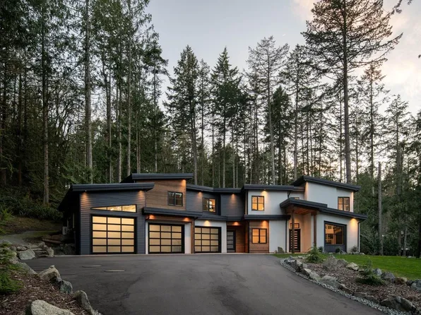 1535 Eagle Way, North Saanich, BC V8L 5S3