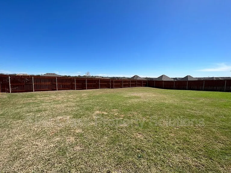 3116 Drake Crest Dr — Photo 44