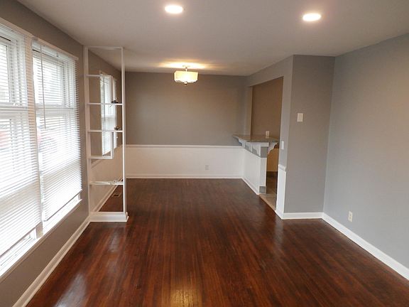 5th image of 906 Radford Dr