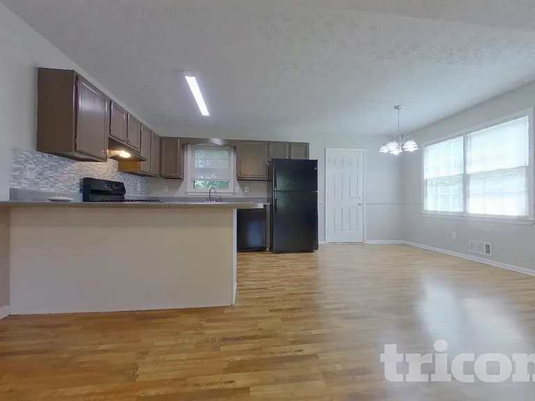 237 Sweetwater Pkwy — Photo 4