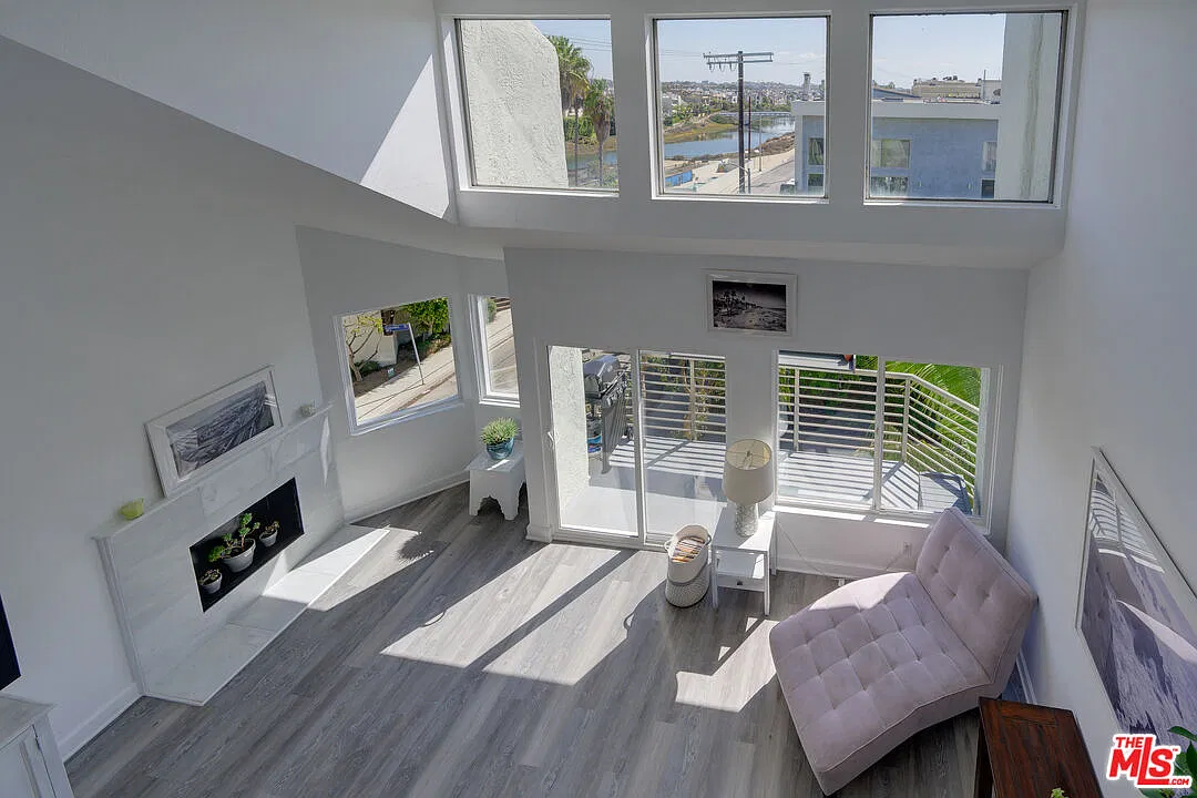 2 bed, 3.0 bath, 1582 sqft, $7,500 — Photo 1