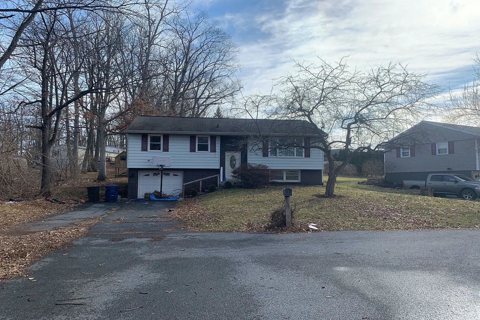 7 Edgemore Dr photo 1