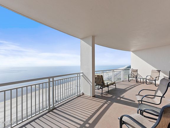 5th image of 2228 Beach Dr APT 1105