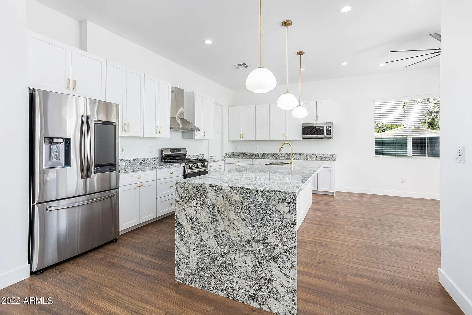 4 bed, 3.5 bath, 2528 sqft, $3,899 — Photo 4