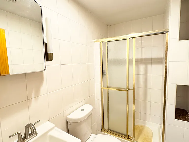 125 Stratford Ave #2 — Photo 6