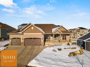 202 W Whispering Pines Way, Verona, WI 53593