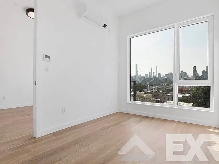 11-14 35th Ave #522 — Photo 5