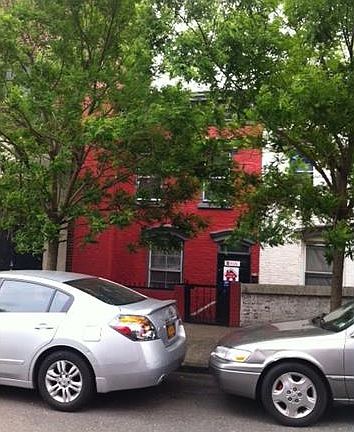 2nd image of 750 E 137th St