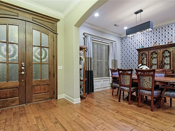 4th image of 361 N Limestone Dr