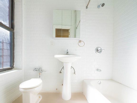 5th image of 1250 Pacific St APT 3D