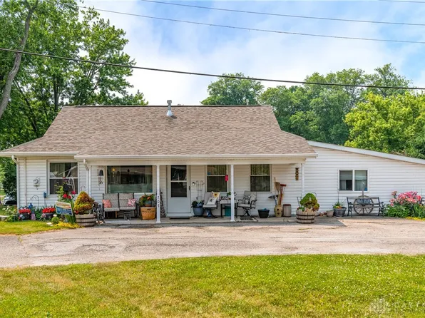 707 W Jefferson St, New Carlisle, OH 45344