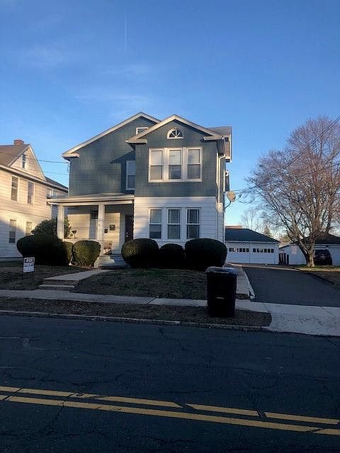 1st image of 25 Carlton St #2