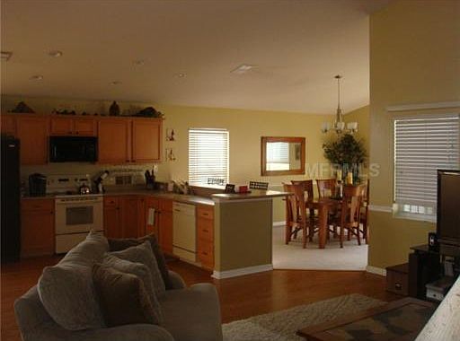 3rd image of 528 Hardwood Cir
