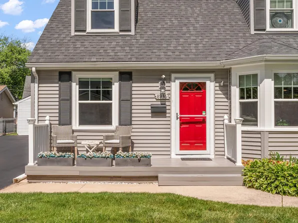 8936 W Delaware Pkwy, Munster, IN 46321