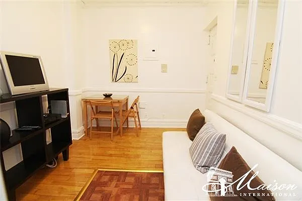 Rented by Maison International | media 47