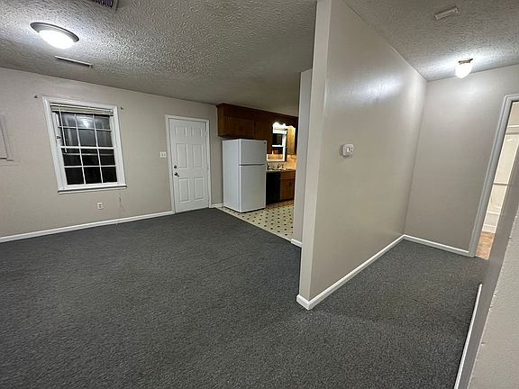 3rd image of 7 Edgewood Ct #2