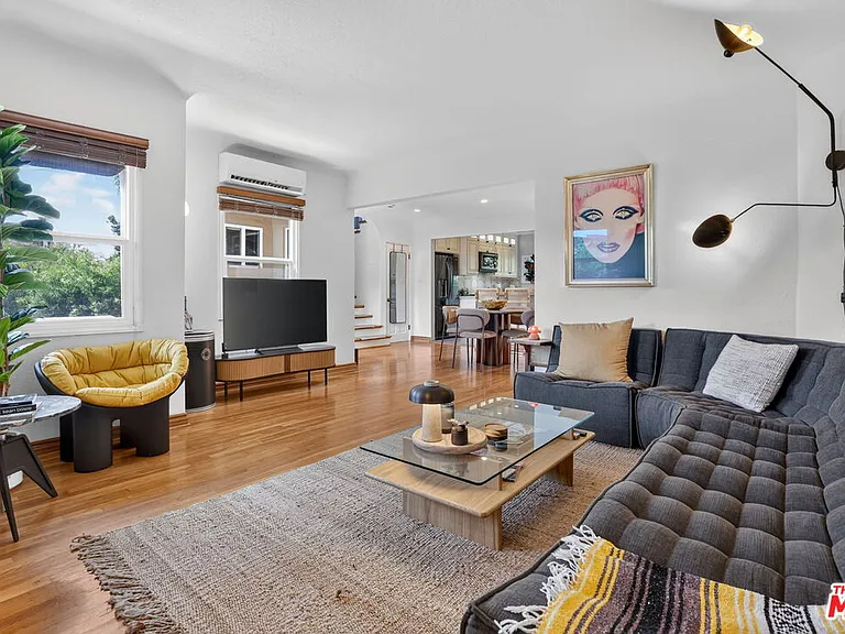 9001 Lloyd Pl — Photo 1