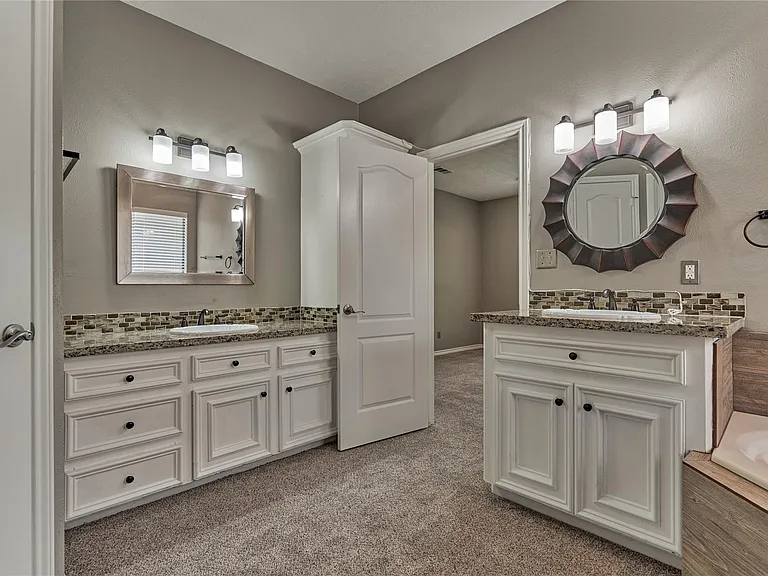 13707 Fountainview Dr — Photo 27