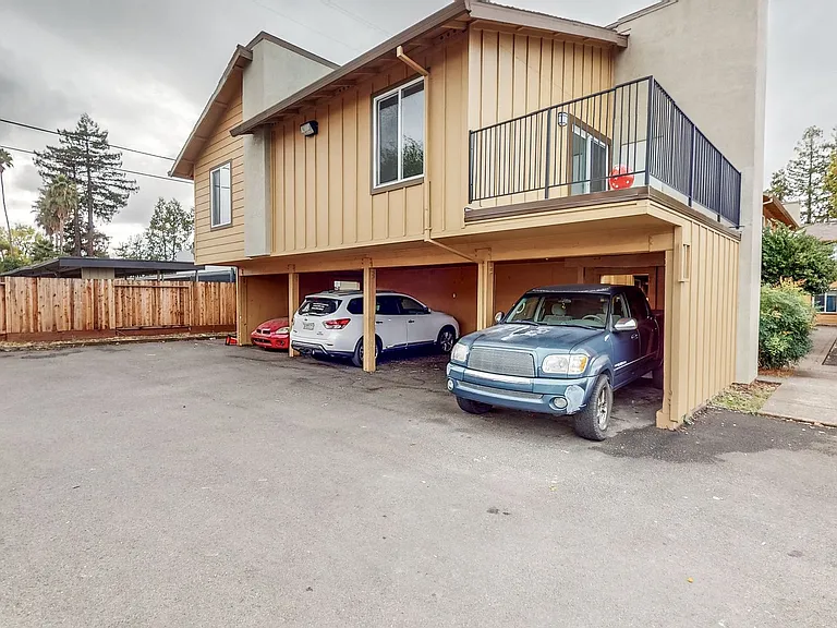 2305 McBride Ln — Photo 26