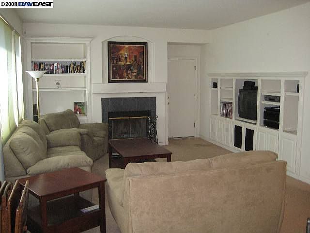 2nd image of 307 Brooktree Ct
