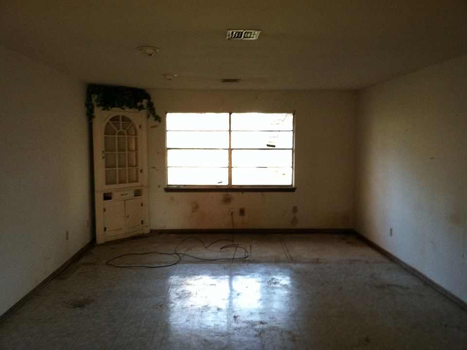 2nd image of 10117 Oak Park Dr