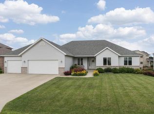507 9th St NW, Byron, MN 55920