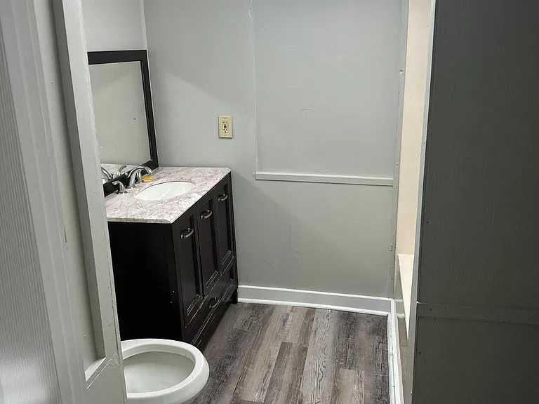 226 Hulin St — Photo 7