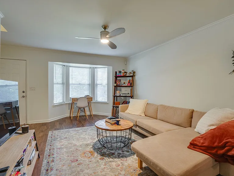 114 Brattlesboro Dr — Photo 10