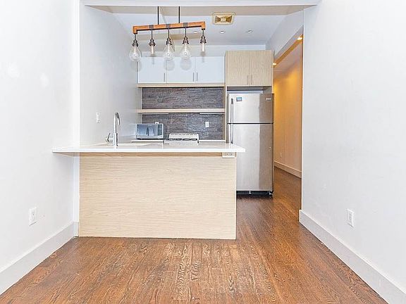 2nd image of 1347 Hancock St