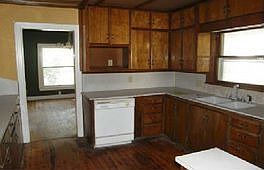 5th image of 1402 E Pine Ave